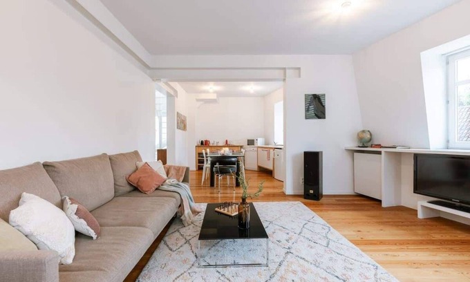 Ghent Appartement | Huswell - Central 'The Crown' apartment in Ghent