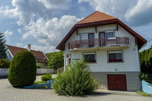 Balatonfured Maison | Huszár Vendégház