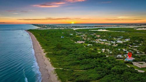 Fort Pierce Shores Villa | Hutchinson Island Beachside Hideaway - 2BD & 2BA