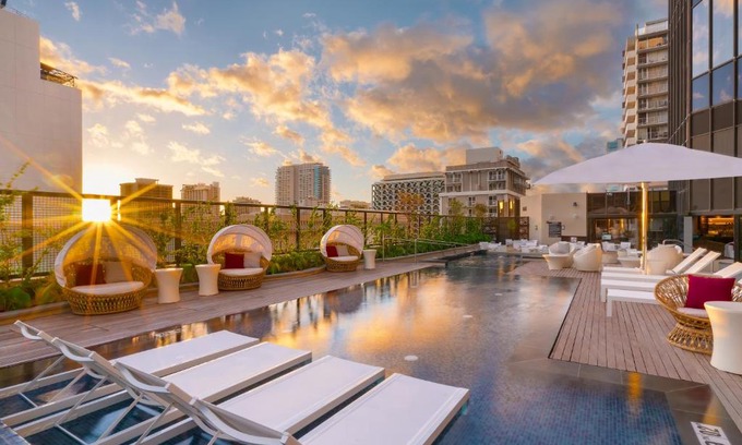 Waikiki Station Balnéaire | Hyatt Centric Waikiki Beach