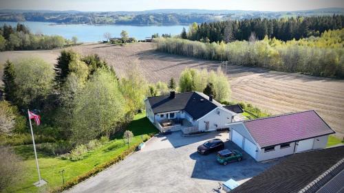 Trogstad Appartement | Hybel i underetasje 700m fra strand