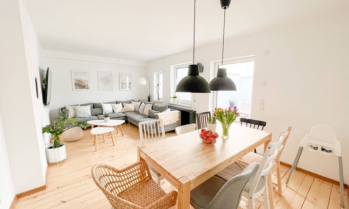 Heiligendamm Maison | HYGG INN: modernized house 500m from the sea with sauna, gas fireplace & outdoor kitchen