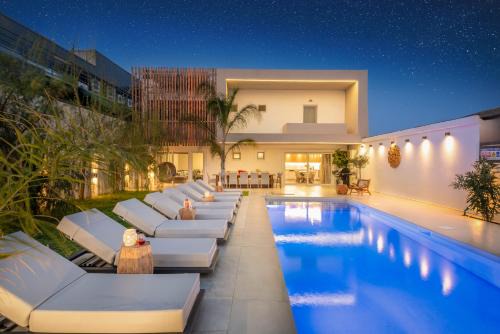 Paralia Kourna Appartement | Hypnosis Beachside Villa with Private Heated Pool