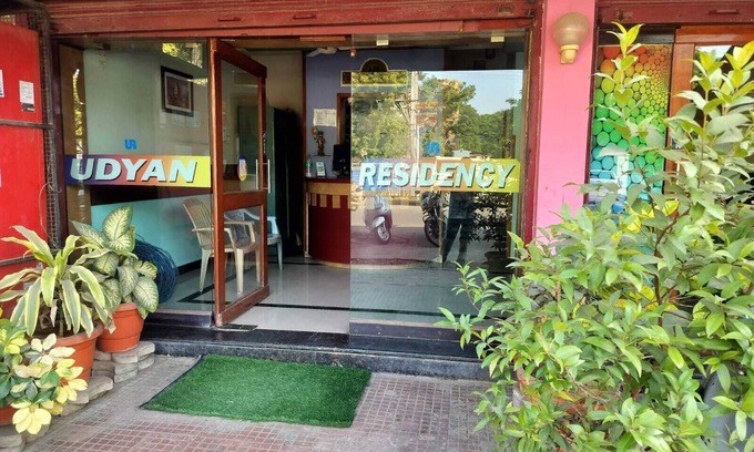 Kalaburagi Hôtel | I-ROOMZ Udhyan Residency