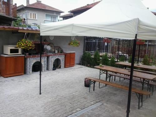 Tryavna Maison | Iceberg