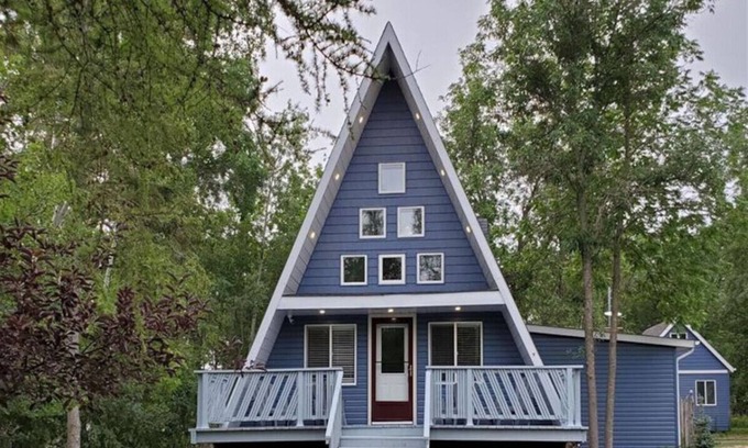 Arnes Cabine | Iconic A-Frame in Spruce Sands