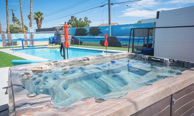 Las Vegas Maison | Iconic Vegas Estate - Mins to Strip /Airport /Events