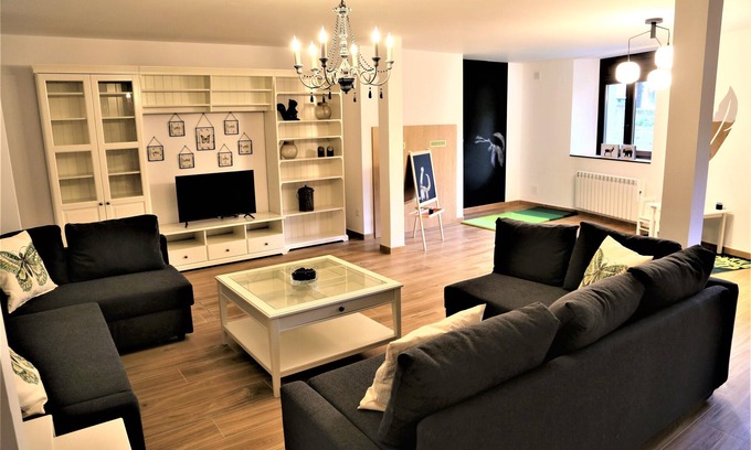 Sant Feliu de Pallerols Appartement | Idílico Apartamento a la Orilla del río Brugent