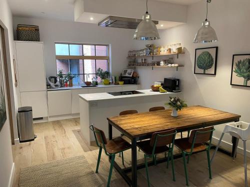 Redcliffe Maison | Ideal Bristol getaway - 3 bed harbourside home