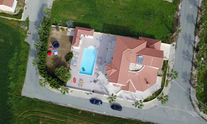 Larnaca Villa | Idéal pour 3 familles ou plus!