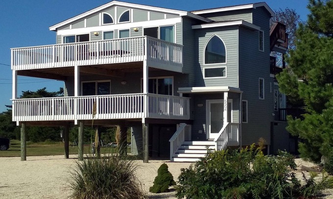 Harvey Cedars Maison | Emplacement idéal 3. 5 min à pied de la plage, WIFI gratuit et Tel & 6 badges de plage inclus