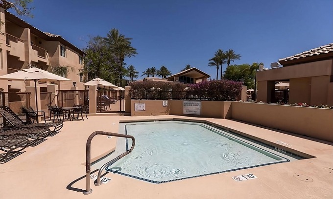 North Scottsdale Hôtel | Ideal Mix of Comfort and Value! Swimming Pool, Full Kitchen, Free Parking!
