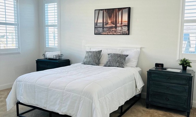 Nut Tree Maison | Ideal Monthly Stay: Master Bedroom Near Kaiser Permanente and Travis AFB