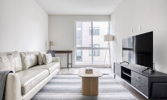 Mountain View Appartement | Ideal Mountain View 1BR w/ Pool, Gym & W/D, near 280 & 101, by Blueground