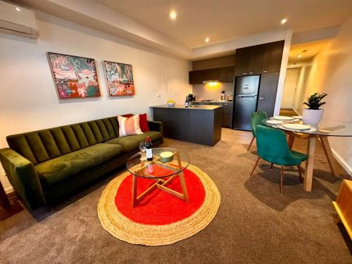 Prahran Appartement | Ideal Quiet 1BR Prahran Apt Near Cafes Transport