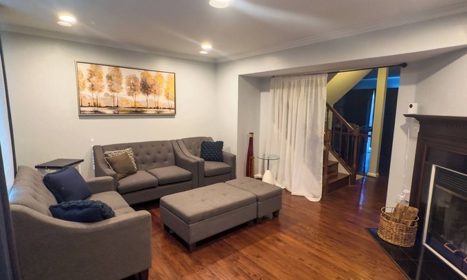 Woodbridge Maison | Ideal Stay for Relocators - Central & Convenient