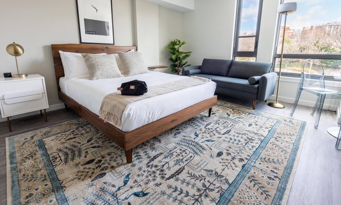 Foggy Bottom Appartement | Ideal Studio at The Boathouse Apts Near Shops Etc