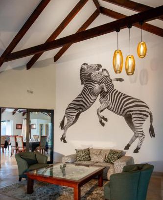 Thorny Bush Game Reserve Cabine | Idube Game Reserve