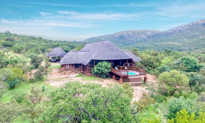 Bela-Bela Maison | Idwala View - Mabalingwe Game Reserve - Luxe, Self-Catering Safari Getaway