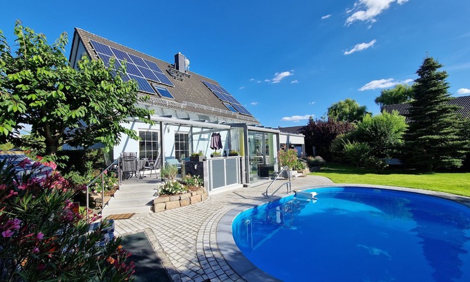 Behlitz Appartement | Appartement idyllique avec piscine et sauna près de Leipzig