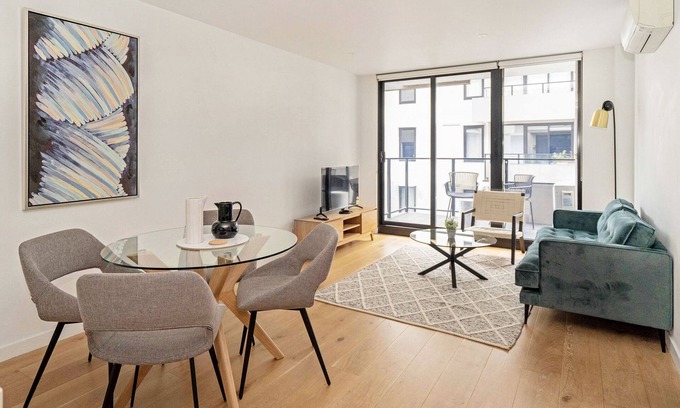 Brunswick East Appartement | Idyllic 1-Bed Near Popular Shopping Streets