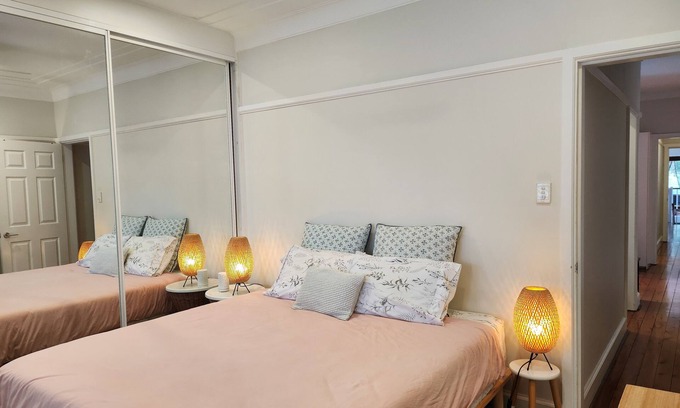 Willoughby Maison | Idyllic 4bedroom home in Willoughby. Direct access to park & playground.