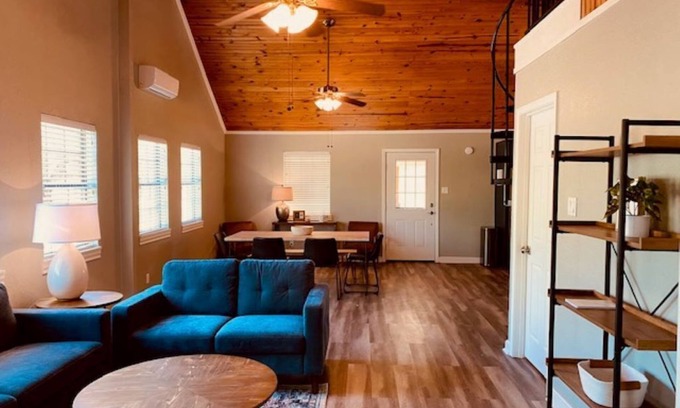 Camp Wood Maison | Idyllic 8 Acre Private River Front-Nomad Ranch River Rock