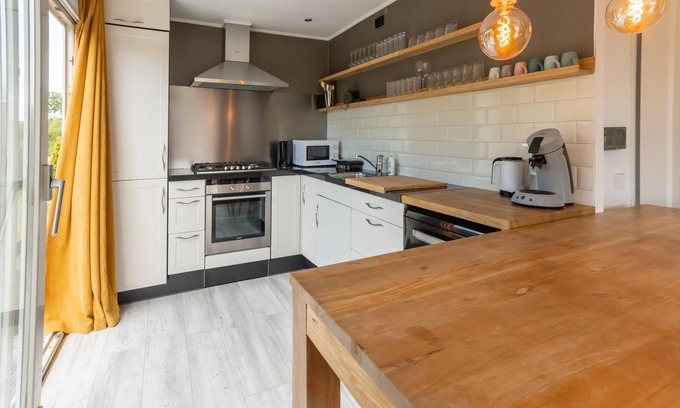 Ooltgensplaat Maison | Idyllic Holiday Home in Ooltgensplaat on the Water