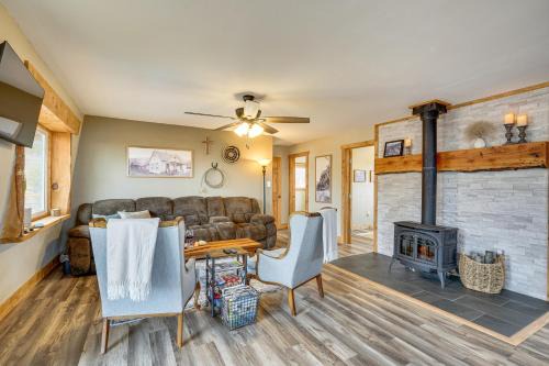 Beulah Maison | Idyllic Rye Cabin Deck with Mountain Views!