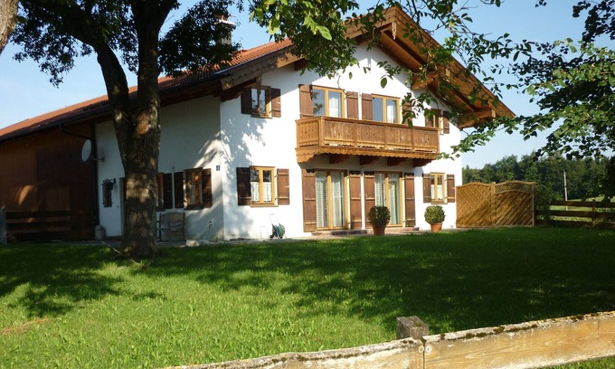 Munchen District Maison | Maison de campagne spacieuse et idyllique dans un hameau au sud-est de Munich