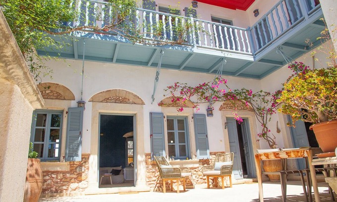 Sitia Maison | Idyllic town villa in Sitia with sea views, 4-minute walk to the beach