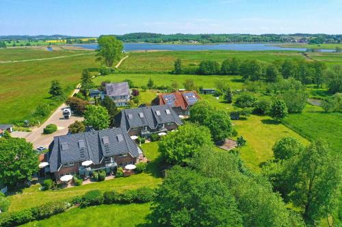 Lancken-Granitz Appartement | Idyllische 2-Zimmer Ferienwohnung mitten in der Natur