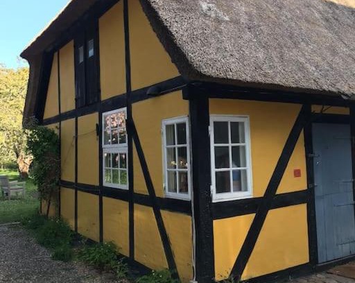 Troense Maison | Idyllisk baghus i det gamle Troense