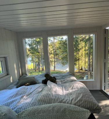 Skien Autre | idyllisk hytte ved vannet