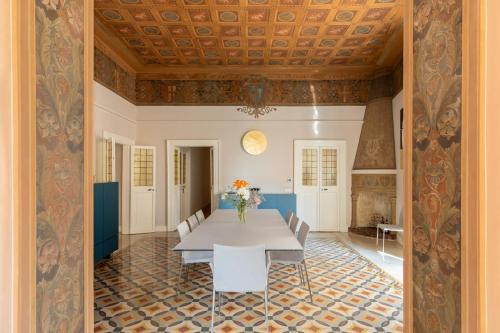 Repubblica Appartement | iFlat Timeless Elegance in the Center of Rome