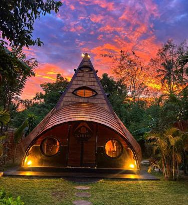 Rekawa Hôtel | Igabara Hobbit House