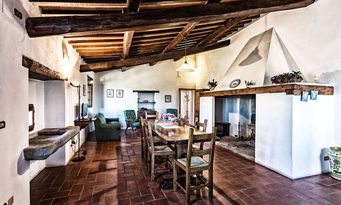 Borghetto Autre | Il Castello Apartment in Farmhouse with swimming pool overlooking Lake Trasimeno