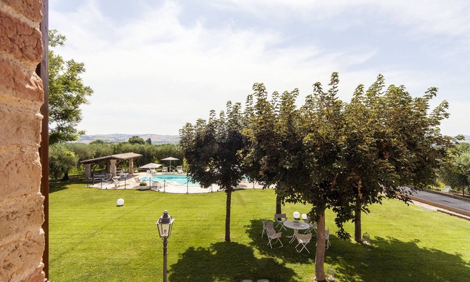 Bettolelle Appartement | Il Ciliegio, app dans une villa typique avec piscine à 7 km de la mer, Senigallia, Marches