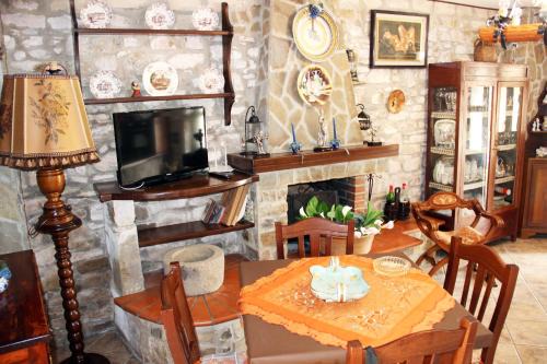 Lustra Maison | Il giardino del borgo