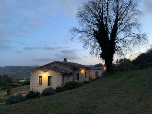 Saturnia Maison | Il Nido del Falco nelle Antiche Mura
