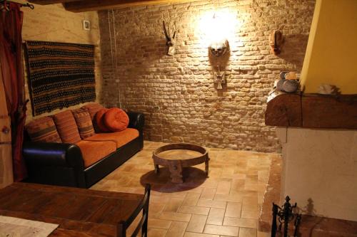 Cartoceto Appartement | Il nido della rondine, appartamento nel borgo medievale