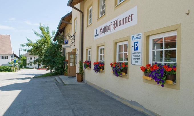 Wessling Hôtel | Il Plonner - Hotel Restaurant Biergarten