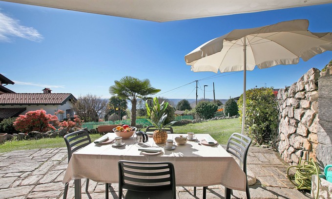 Massino Visconti Maison | Il Poggio Radioso Lake View & Garden, Nebbiuno, Italy