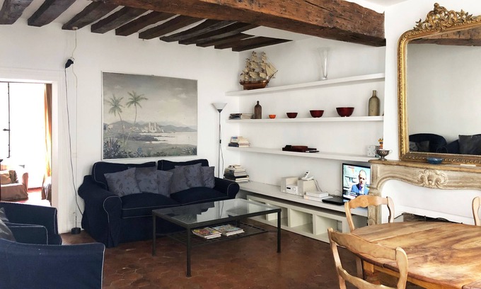 Les Iles Appartement | Ile St Louis 3 BR Appartement