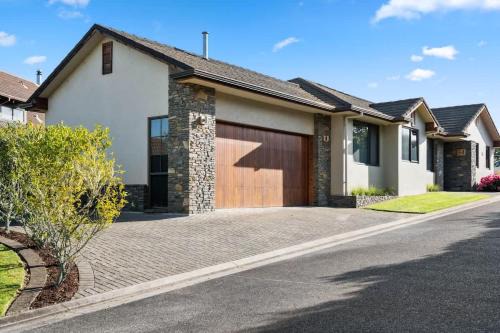 Lynmore Maison | Iles Inn