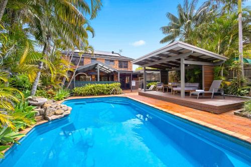 Camden Head Maison | Illalangi - views, pool, walk to beach