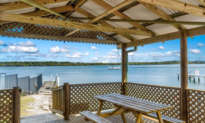 Iluka Appartement | Iluka Villa 10 right on the Clarence River