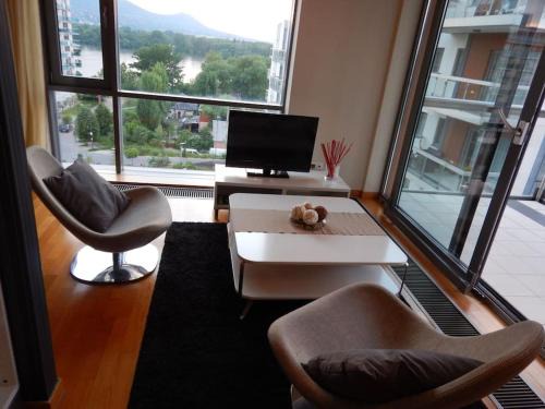Vizafogo Appartement | Imádnivaló medencés hotellakás szaunával.
