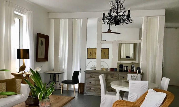 Issigeac Appartement | Imagine en Loft idéal pour un séjour hors du temps