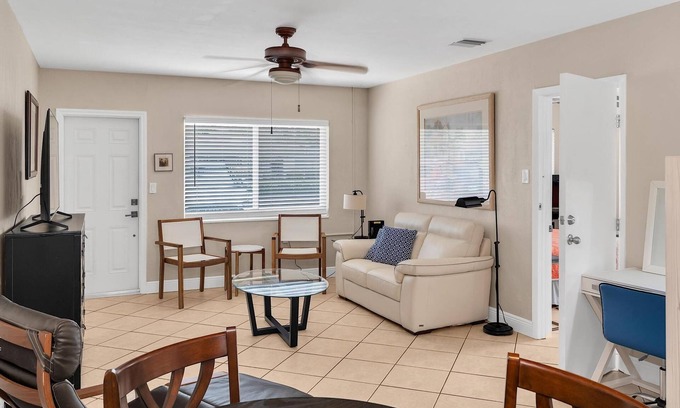 Wilton Manors Maison | Immaculée 2 chambres, 2 salles de bain avec jardin privé près des plages, bars, Whole Foods